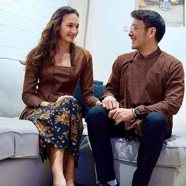 Baju Jawa Surjan Lurik Dewasa Couple Surjan dan Kebaya Bahan Tenun Halusan