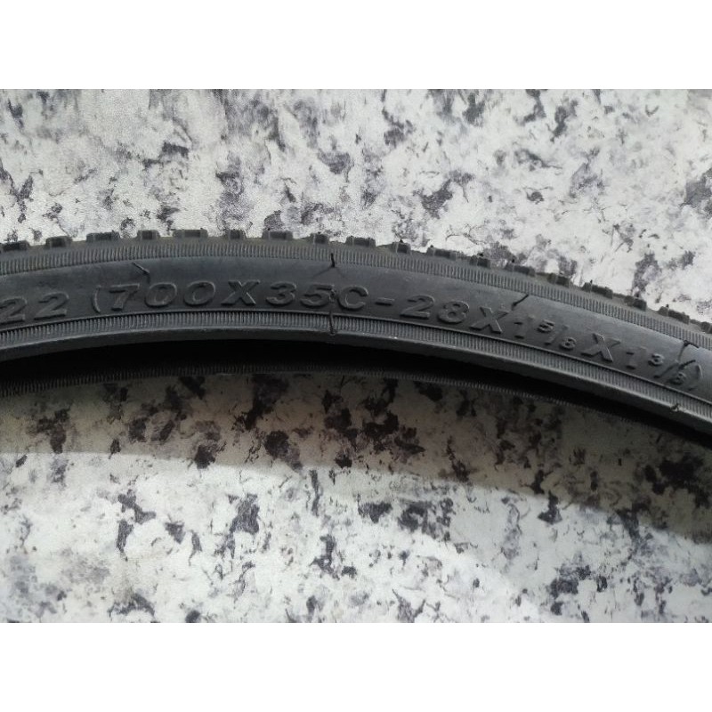 Ban Luar Sepeda Ukuran 700 x 35c KENDA