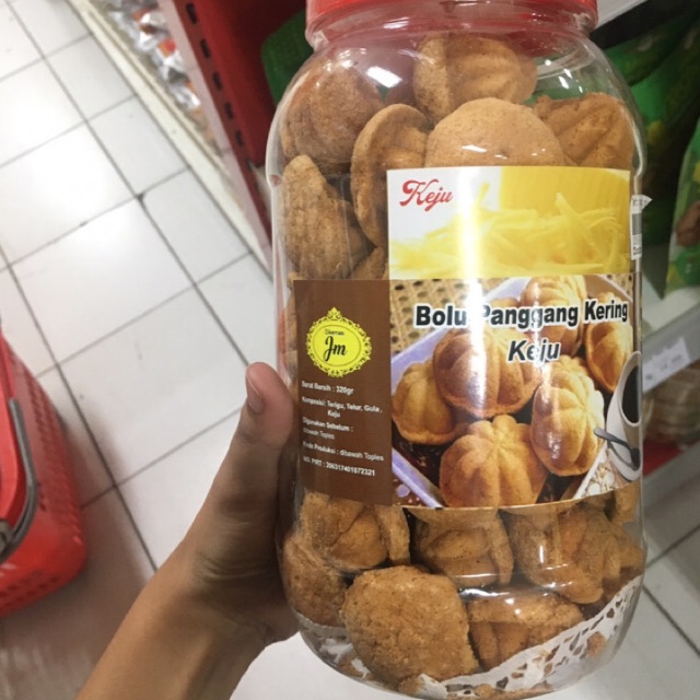 

Bolu Panggang Kering Keju Khas Lampung