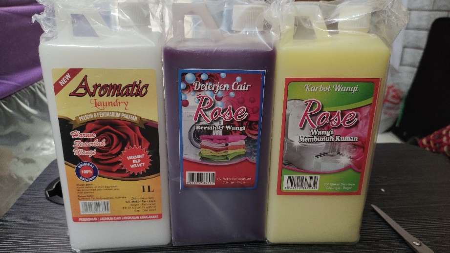 Deterjen Cair Rose