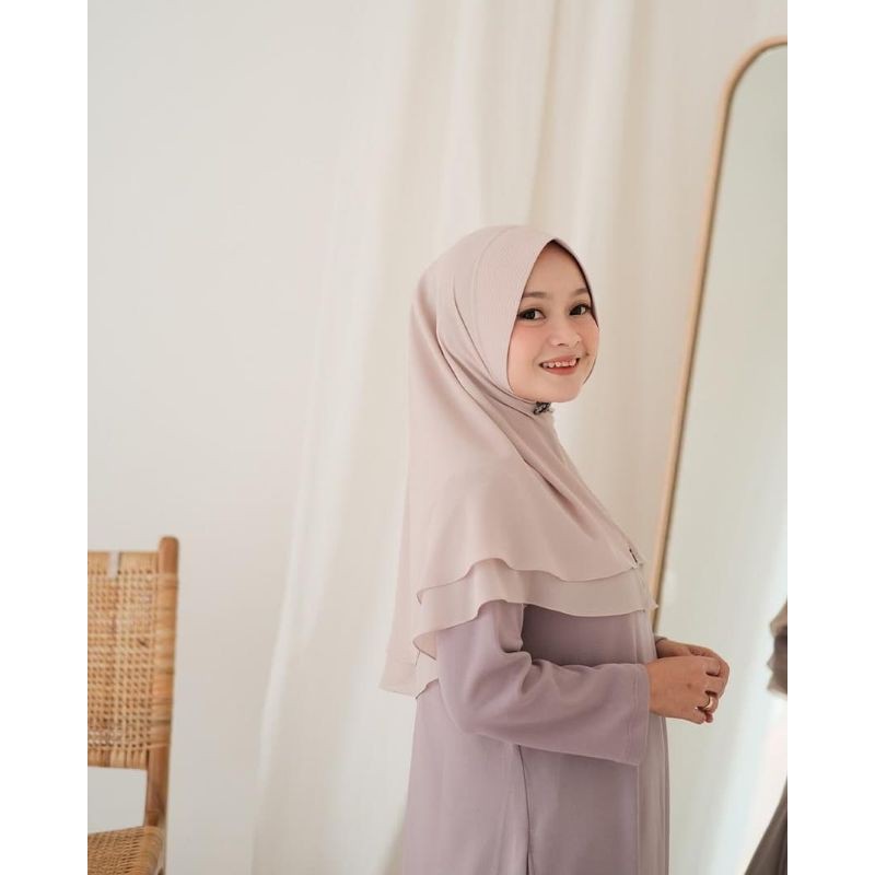 Rarashi Midi Khimar by Aneuku