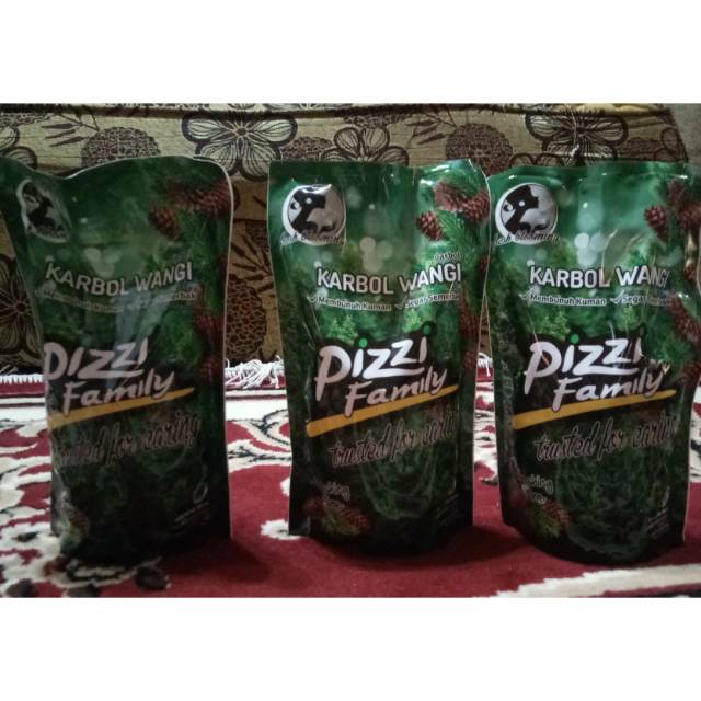 Pizzi Family karbol wangi 800ml