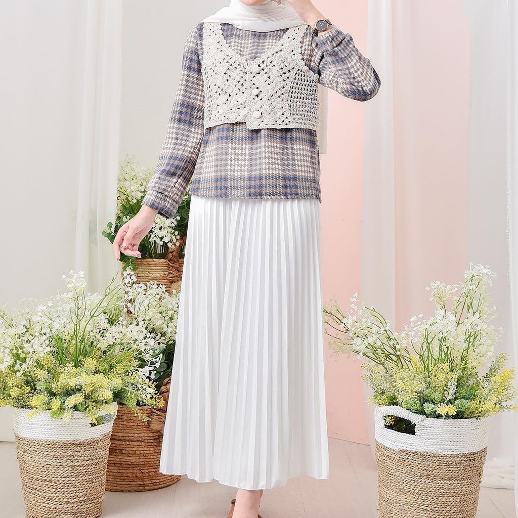 Set Pakaian Wanita Casual Sevaro Set | Flanel + Vest Rajut