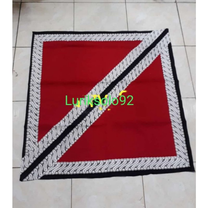 Udeng Banyuwangi Motif Parang Segiempat Halus