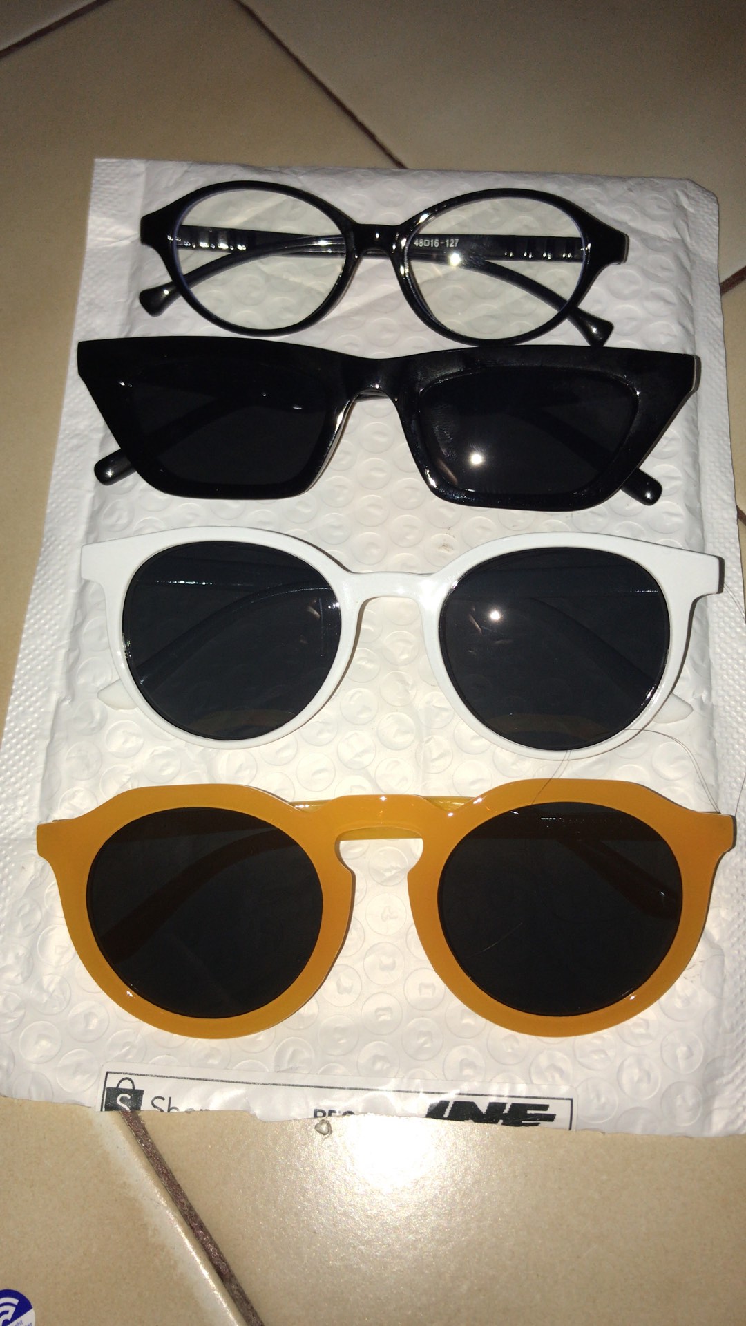 Kacamata Hitam Oversize Model Poligon Bahan Plastik Retro Vintage Untuk Wanita