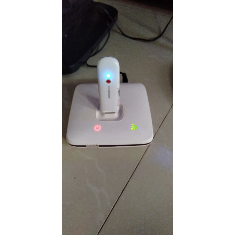 Modem USB Vodafone + broadband sharing dock R101