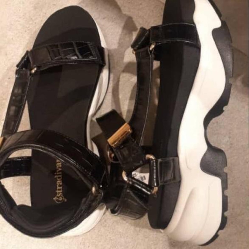 PRELOVED STRADIVARIUS SANDAL