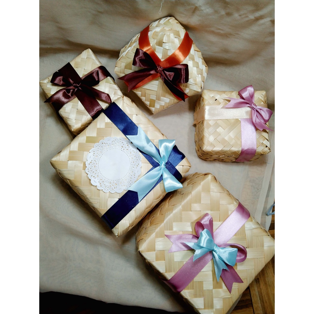 

Besek Bambu pipiti hias 10,15,17,20 cm Besek Hampers sepasang