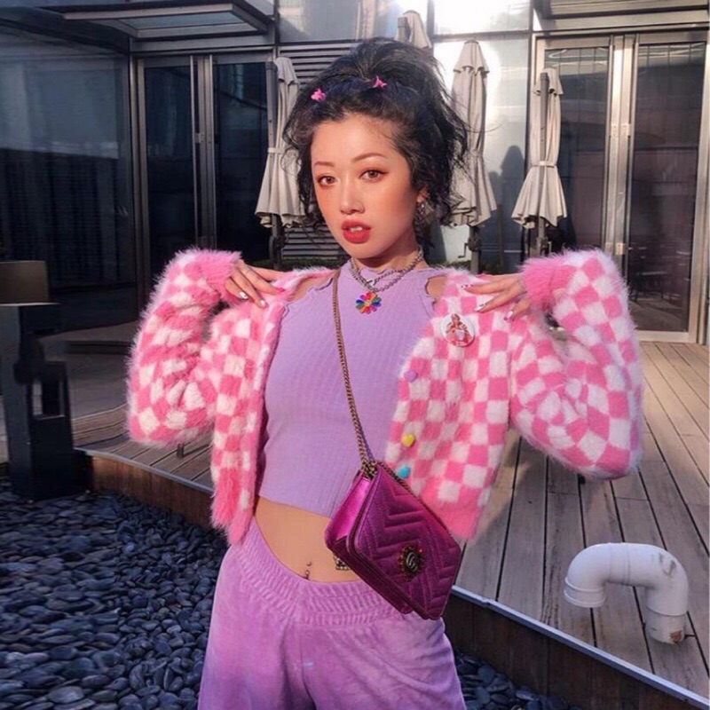Sweater Wanita Dengan Model Potongan Longgar Lengan Sweater Wanita Dengan Model Potongan Longgar Lengan