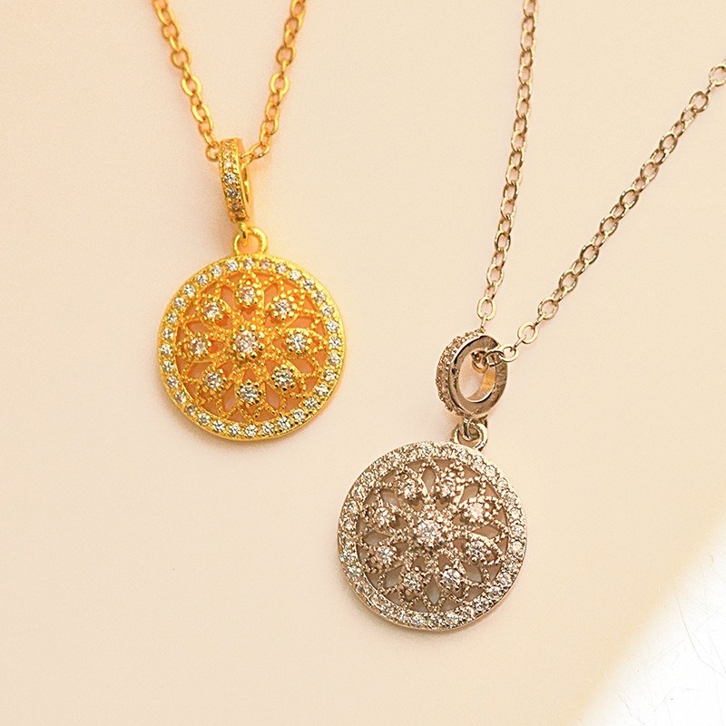 [Ready Stock]Fashionable Elegant 18K Gold Plated Diamond Necklace Pendant