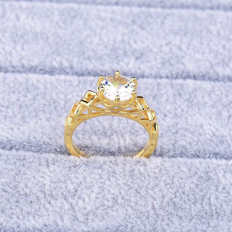 Cincin Emas 18k Aksen Berlian