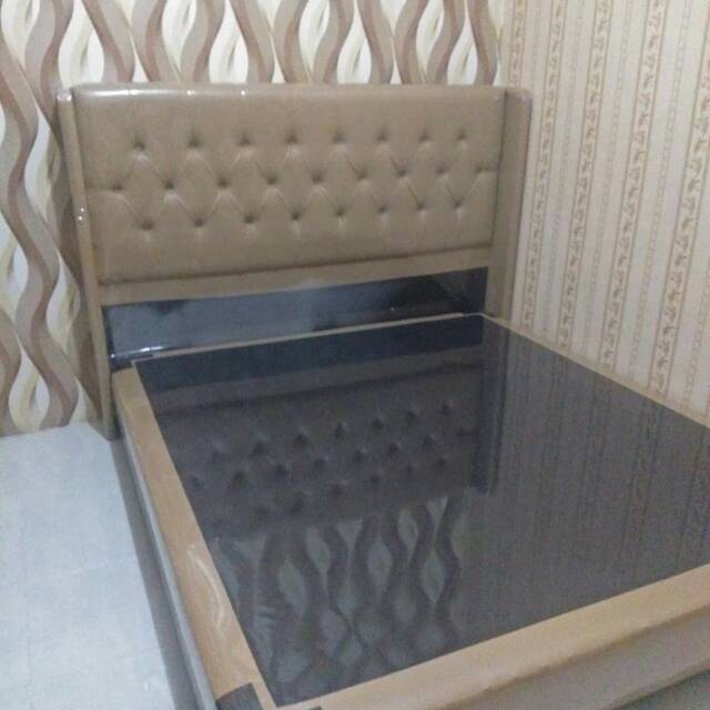 Dipan Springbed/busa