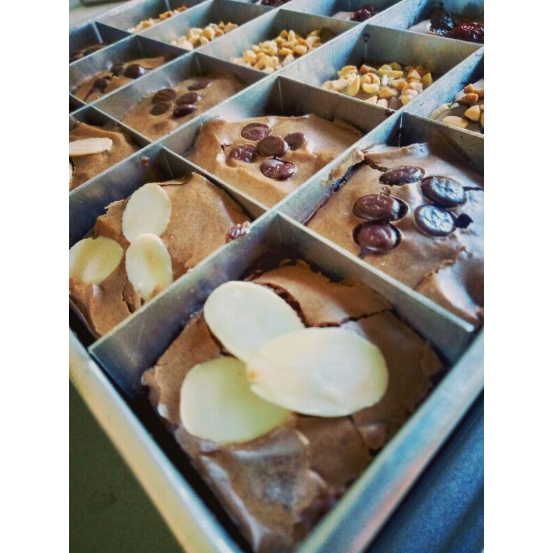 

FUDGY BROWNIES 10 X 20 cm