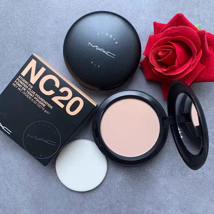 MAC Compact Studio Fix Powder Plus Foundation 15gr NC20/NC25/NC30/NC35