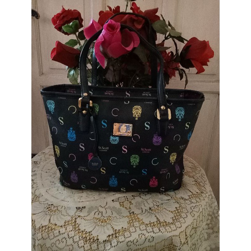 St. SCOTT LONDON Tote.