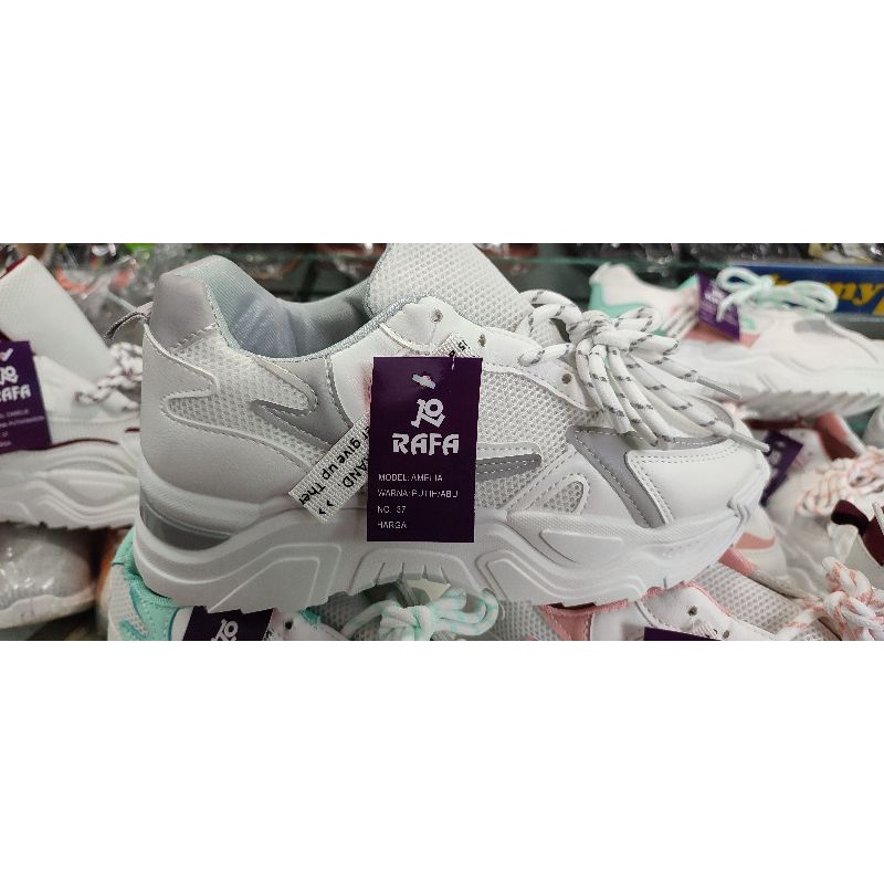 Sepatu Sneakers Putih Rafa Amelia UK 36-40