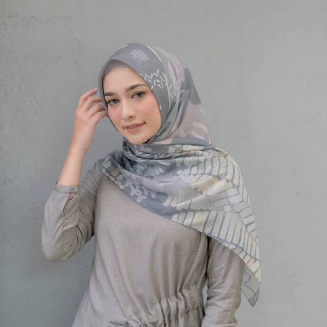 Eisha Series Sale Grey by Louisaluna.id