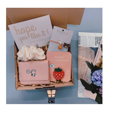 

Paket Narumi - Hadiah Kado Ulang Tahun Wanita Dompet Anniv Istri