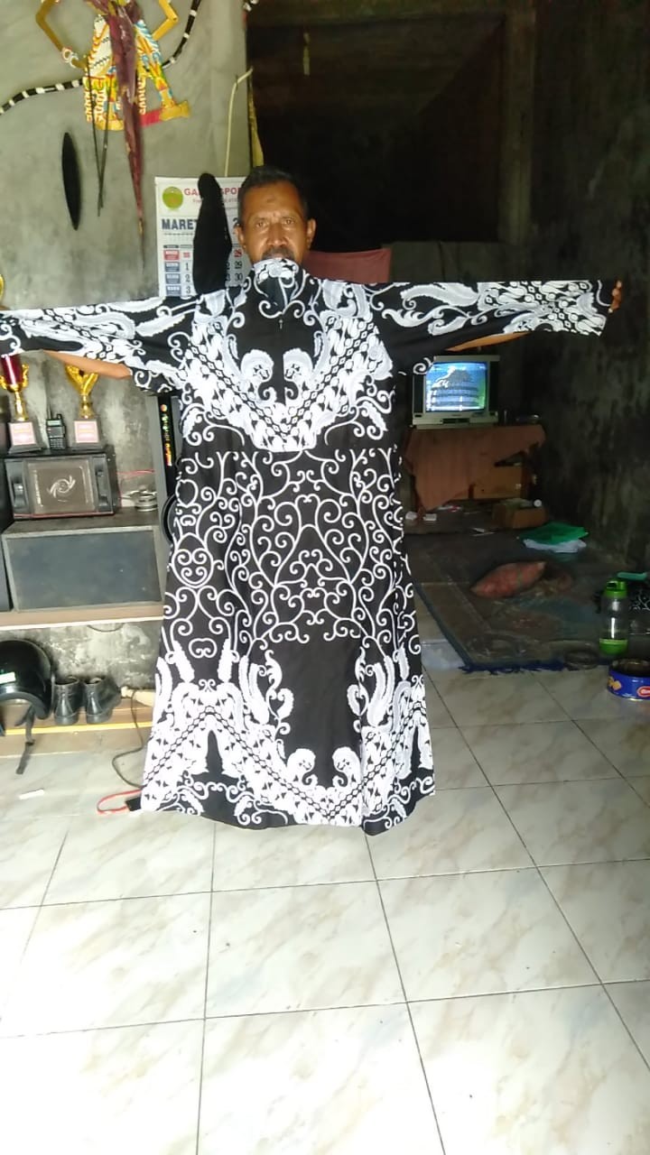 Baju Batik Couple Keluarga Motif Ulir Putih