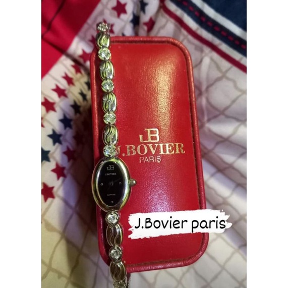 jam j. bovier wanita