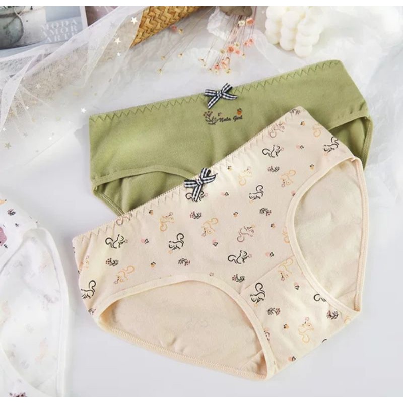 Celana dalam PEREMPUAN super soft nyaman di pakai 1 Box isi 5 pcs
