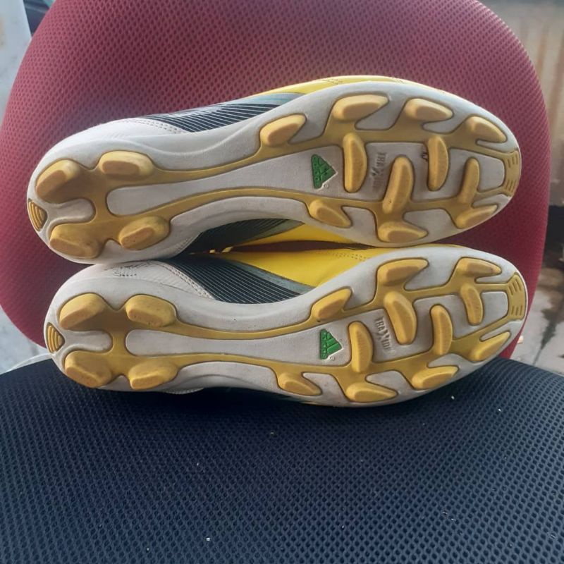 Sepatu Adidas f5 trx fg size 42