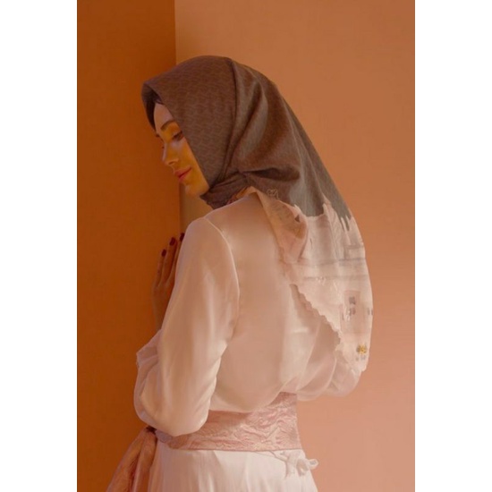 La Sabelle - Hawa Grey Scarf