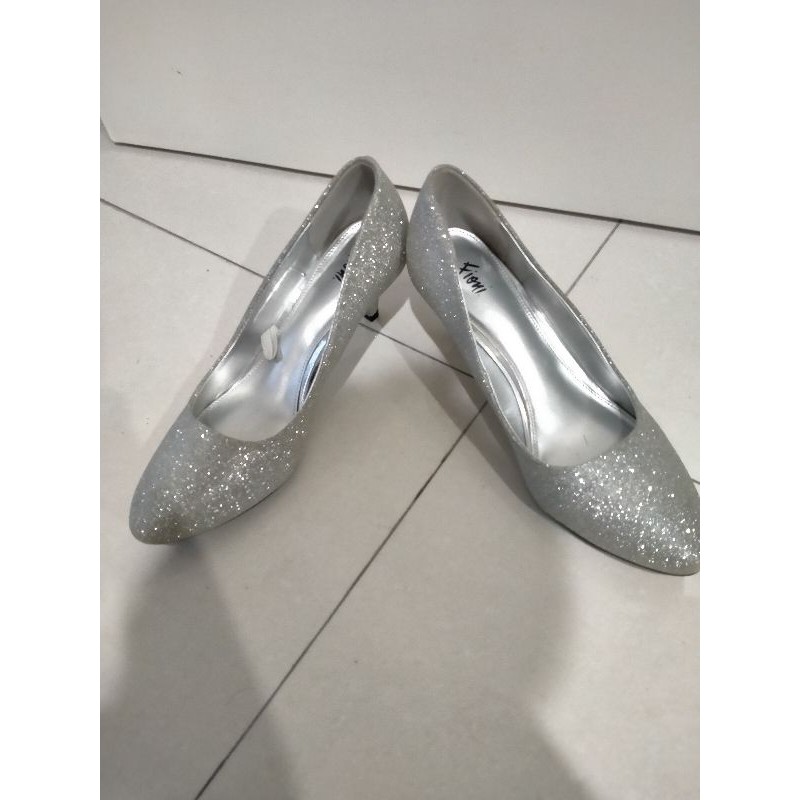 Sepatu Payless by Fioni / Sepatu Heels Fioni / Sepatu fioni  / Payless by Fioni / Sepatu Hak silver