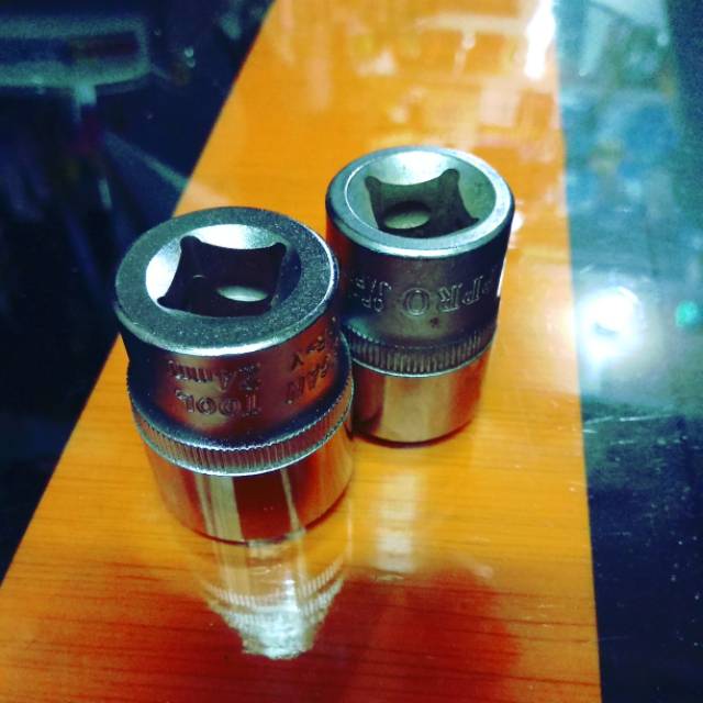 Mata sock 21 dan 24 square 1/2 . 6 point