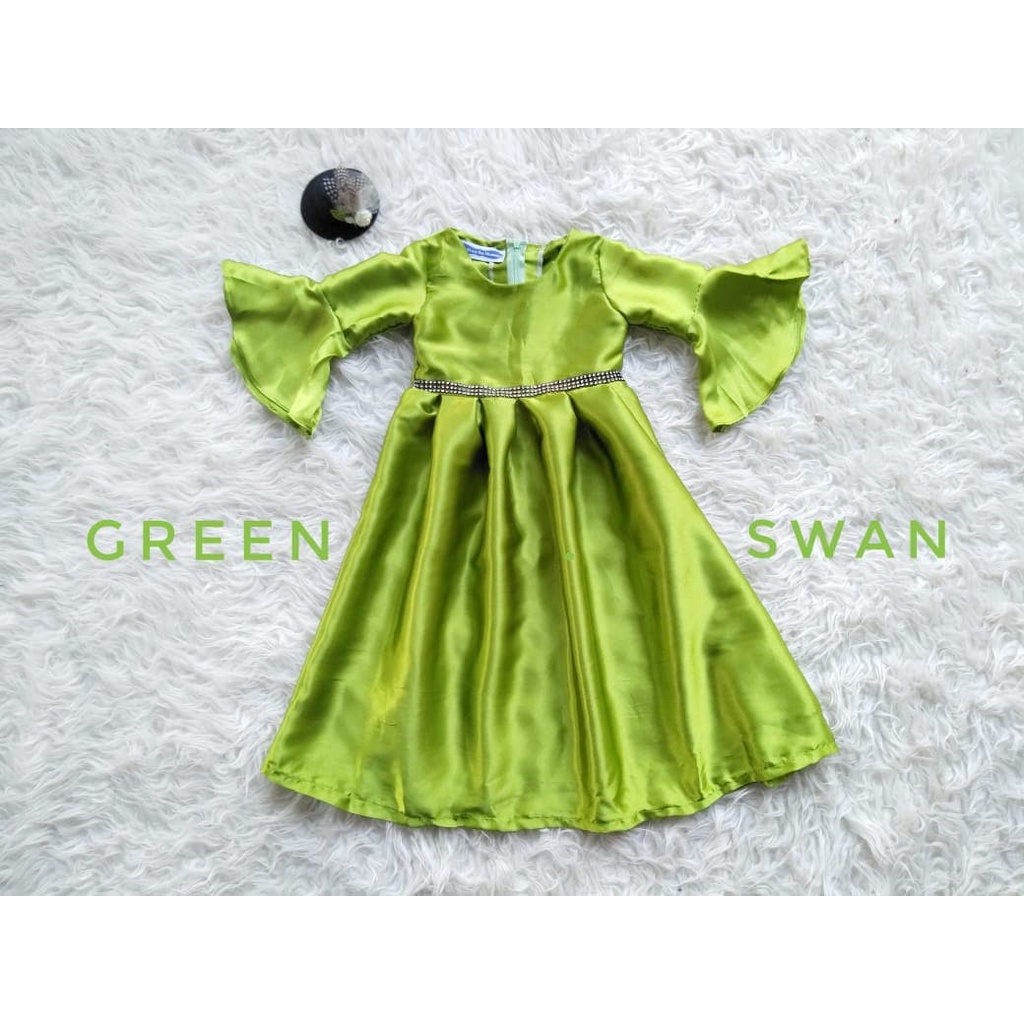 GAUN SWAN/GAUN ANAK DAN DEWASA/GAUN PESTA KEKINIAN/GAUN DISNEY/GAUN WEDDING TERBARU/GAUN TEROMPET/GA