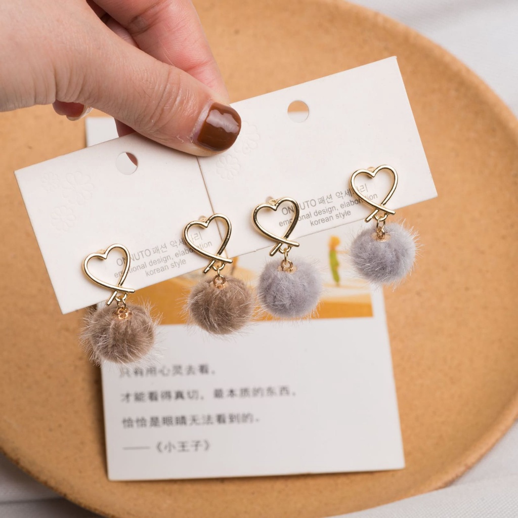 [littlecrab] Anting Wanita Love Pom Bola Bulu Lucu Anting Bentuk Hati Emas Lucu Simple Elegan Love Woman Earrings Anting Berkualitas Korean Style