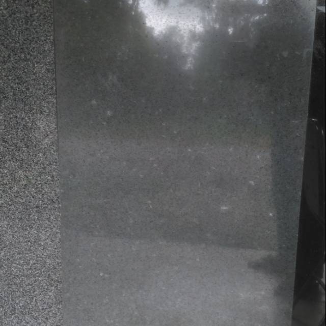 Lantai granit hitam bintik khas Tulungagung