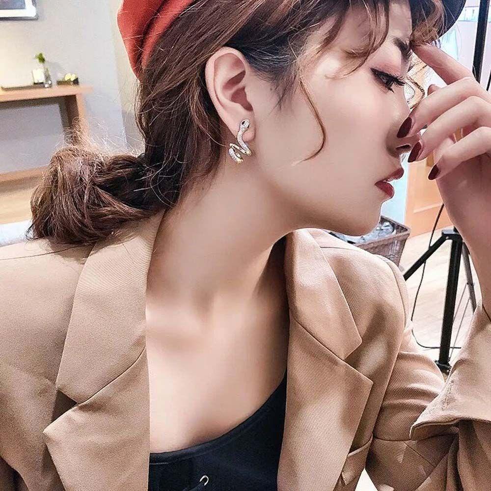 [Elegan] Anting Klip Perempuan Berlebihan Kreativitas Wanita Punk Gadis Kristal Cuff Earrings