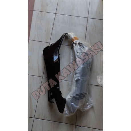 cover body belakang kawasaki kaze r hitam original