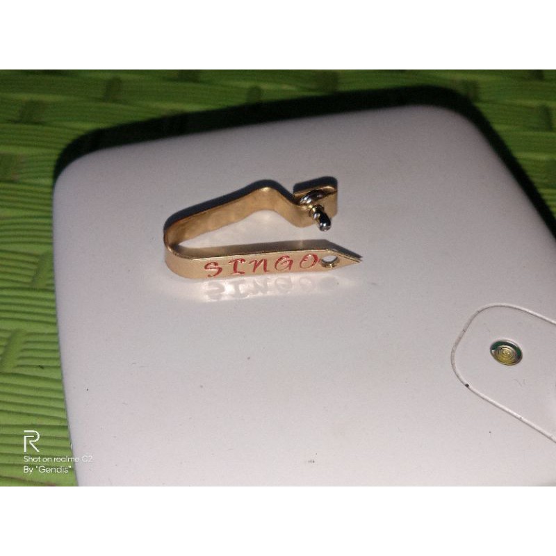 segel ayam sayap(wing band) harga Rp 7000 per pcs,pesanan minimal 5 biji. bahan dari Kuningan import