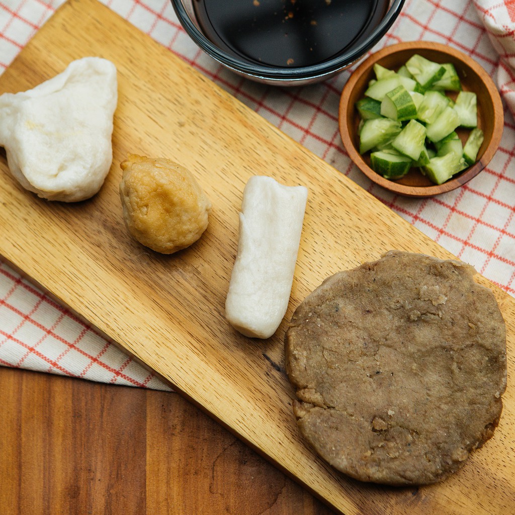 

Pempek Adaan | Pempek Kulit | Pempek Kapal Selam | Pempek Lenjer