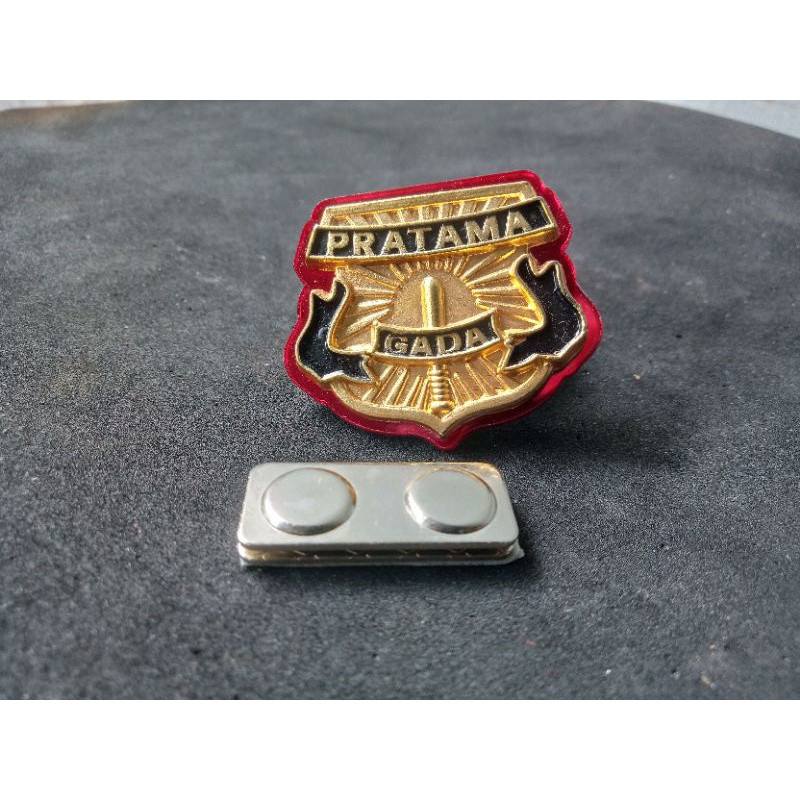 pin gada pratama akrilik magnet satpam