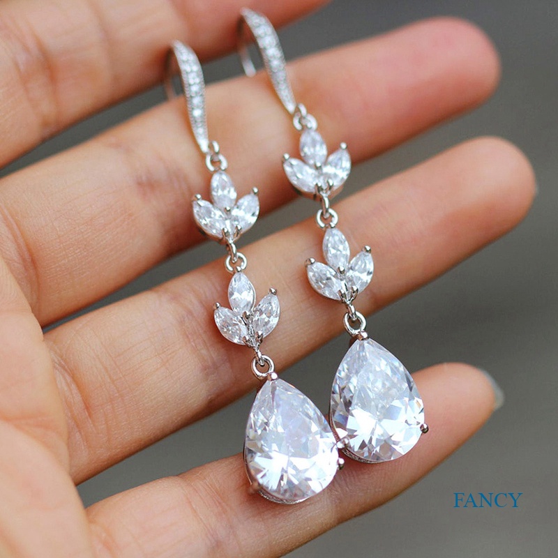 Anting Gantung Warna Silver Aksen Cubic Zirconia Untuk Wanita