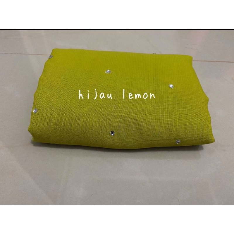 HIJAB SEGIEMPAT SWAROSKI 1KG MUAT 11 PCS-Hijau lemon