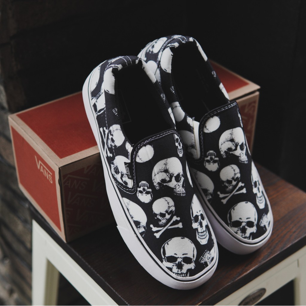 Sepatu Pria Vans Slop Motif Tengkorak Sneakers Tanpa Tali Nongkrong Traveling