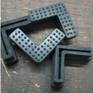 Alas karet besi siku .sepatu  karet besi siku  4x4cm