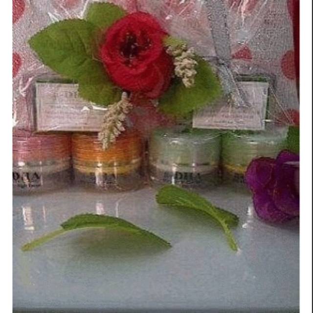 

Cream a-dha-herbal-original-mencerahkan-whiteening-krim
