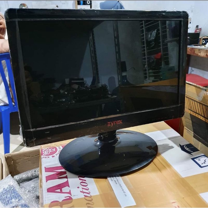 Monitor 16inch wide - lcd 16inch | monitor mulus seperti baru