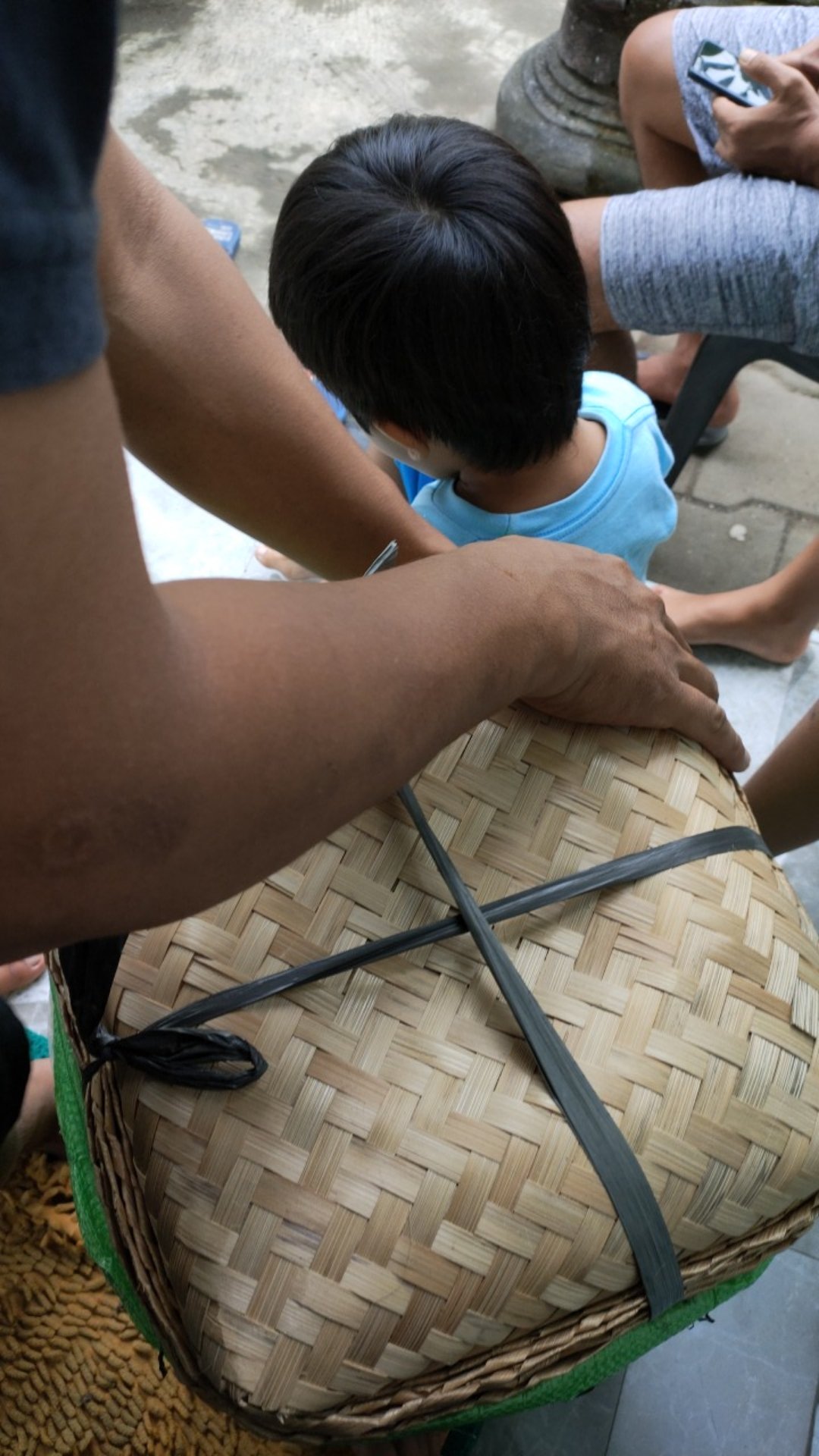 (b2501) Sepasang Besek Natural 25x25x8 Besek Anyaman Bambu Murah Besek Unik Besek Bambu Jumbo Besek