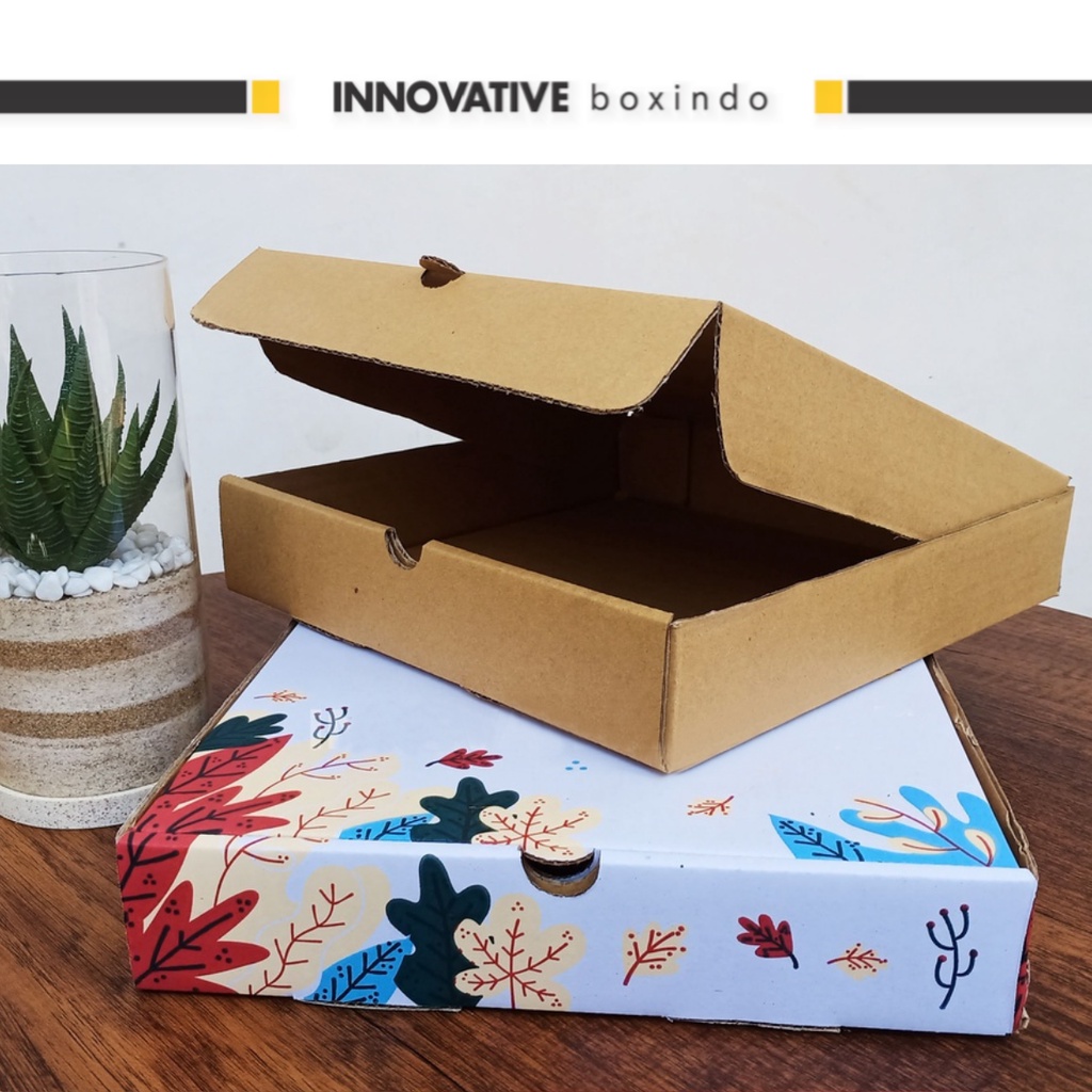 

Box 25×25×5 cm (KuKer Toples 250gr isi 4) Kardus/Karton/Kue Kering/hampers/idul fitri/eid mubarak