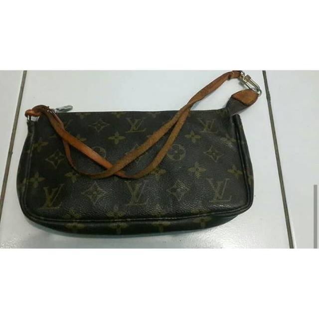 Preloved clutch LV kulit asli