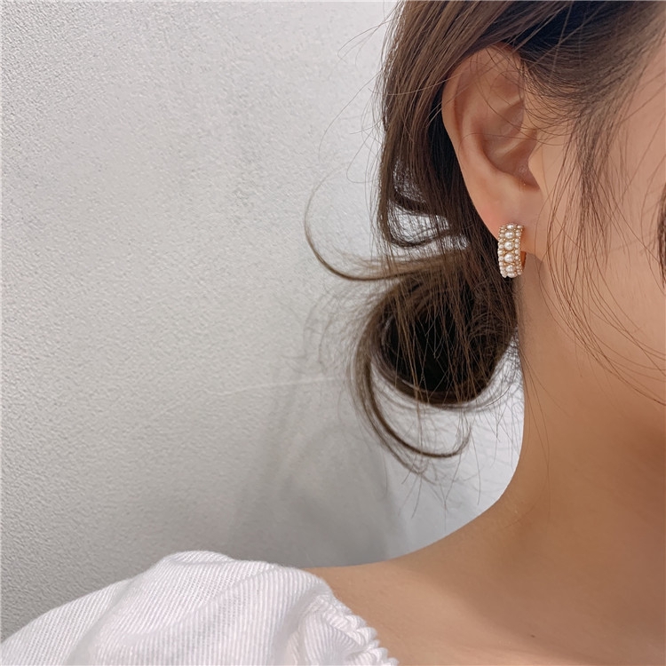 Anting Mutiara Setengah Lingkaran Bentuk C Untuk Wanita Aksesoris Korea vintage Elegan