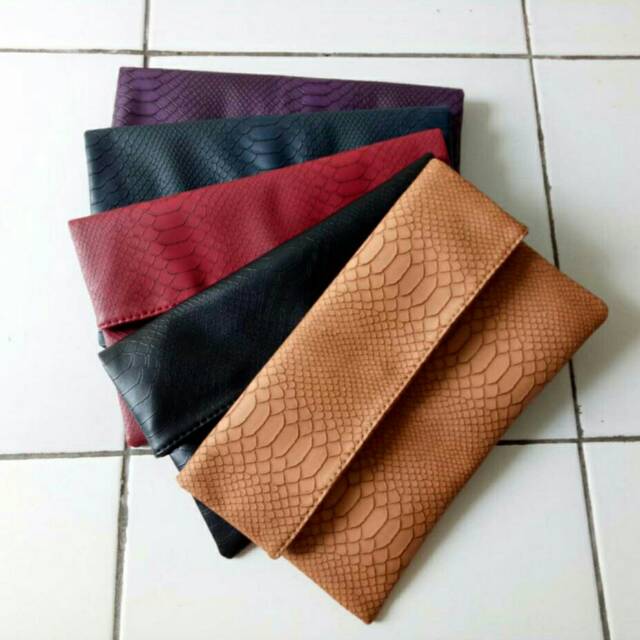ZARA CLUTCHBAG. Tas zara clutch. ZARA SNAKE CLUTCH. Tas tangan Zara