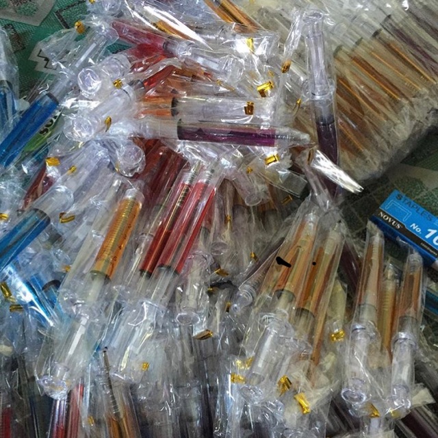 

Souvenir pulpen suntik