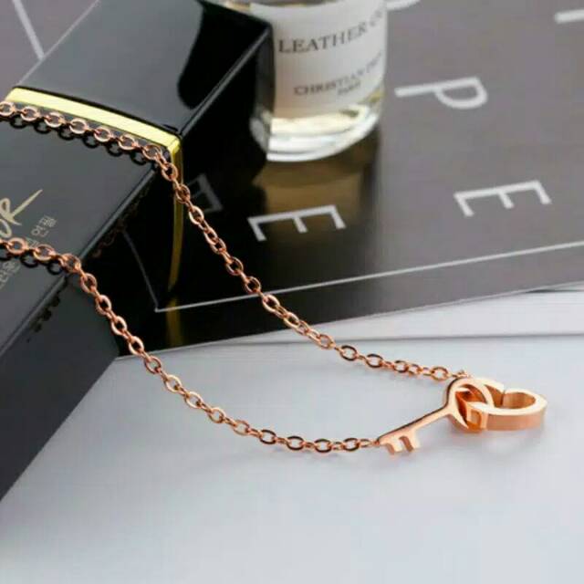 GG Kalung Love Key Titanium Premium Lapis Emas 18K #KL - 153